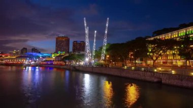 Singapur-Şubat 4 2019: gece Singapur şehir Marina Bay ünlü otel havadan Panorama 4k yaklaşık Şubat 4 2019 Singapur.
