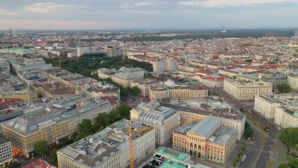 Viyana Şehir Manzarası Gündüz Vakti Merkez Trafik Caddeleri Hava Manzarası — Stok video