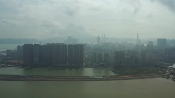 Μακάο Πόλη Θολό Ημέρα Εναέρια Παραθαλάσσια Πανόραμα Κίνα — Αρχείο Βίντεο
