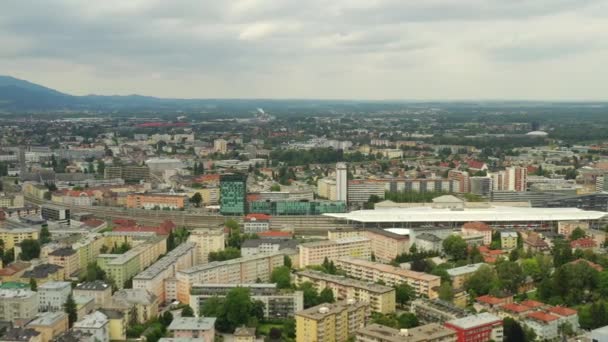 Salzburg Stad Zonnige Avond Centrale Wijk Bloemen Panorama Austrië — Stockvideo