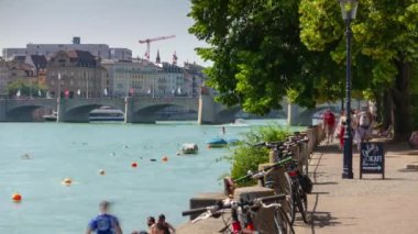 Basel nehri üzerinde yaz günü uçuşu havadan panorama 4K zamanlaması