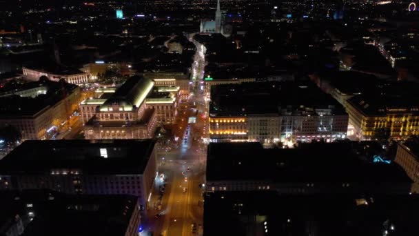Wieża Miasto Krajobraz Zmierzch Oświetlone Centralne Ulice Ruchu Lotniczego Panorama — Wideo stockowe