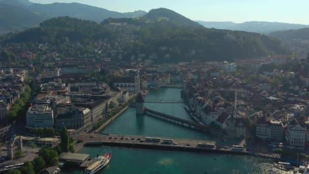 Voo Sobre Luzern Centro Cidade Ribeirinha Estação Ferroviária Pôr Sol — Vídeo de Stock