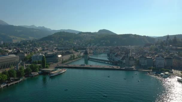 Voo Sobre Luzern Centro Cidade Ribeirinha Estação Ferroviária Pôr Sol — Vídeo de Stock