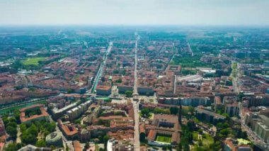 4k Timelapse Gündüz vakti Milan şehir manzarası görüntüsü, İtalya