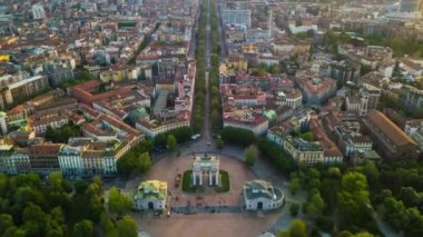 4k Timelapse Gündüz vakti Milan şehir manzarası görüntüsü, İtalya