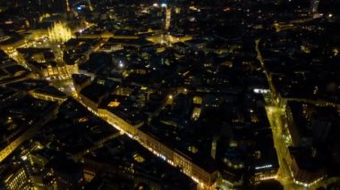 Milano şehir manzarasının gece vakti 4k zaman dilimi görüntüsü, İtalya