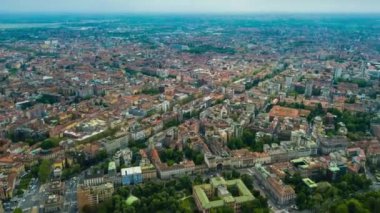 4k Timelapse Gündüz vakti Milan şehir manzarası görüntüsü, İtalya