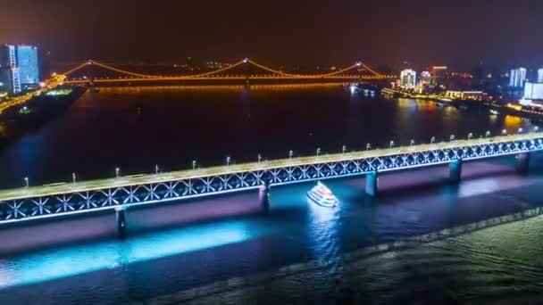 Puentes Iluminados Nocturnos Del Río Yangtze China Ciudad Wuhan Lapso — Vídeo de stock