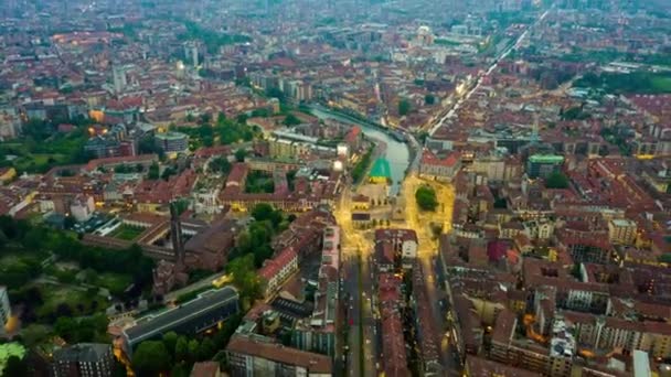 Images 4k Timelapse du panorama du paysage urbain de Milan la nuit, Italie