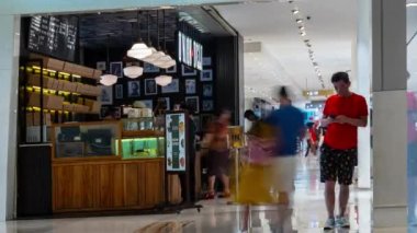 JAKARTA - Endonezya - 22 Mart 2020: şehrin ünlü alışveriş merkezi yürüyüşü panorama 4k zaman aralığı 22 Mart 2020 jakarta Endonezya. 