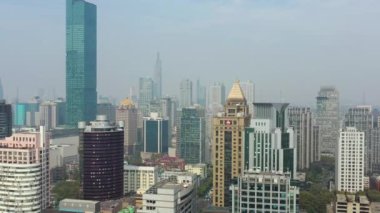 Nanjing şehrinde gündüz uçuşu hava panorama 4K görüntüsü