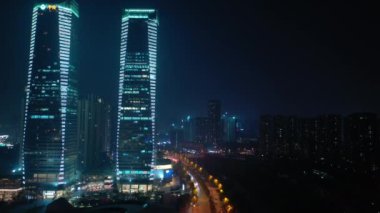 Changsha Şehir Gecesi, şehir merkezindeki ünlü kültür kompleksi delta körfezi havacılık panorama 4k porseleni aydınlattı.