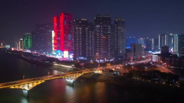 Changsha Şehir Gecesi, şehir merkezindeki ünlü kültür kompleksi delta körfezi havacılık panorama 4k porseleni aydınlattı.