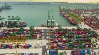 Gece vakti Singapur Şehir Trafiği Hava Panoraması 4K zaman aşımı