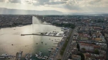 4k Cenevre şehir manzarası nehir kenarı manzarası, İsviçre  