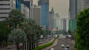 JAKARTA - Endonezya. 19 Mart 2020: Jakarta gündüz şehir trafiği 4K hava zaman ölçümü 