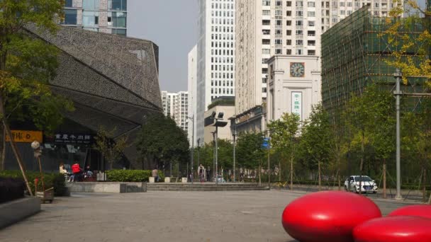 Güneşli Bir Gün Chengdu Şehir Merkezi Trafik Sokağı Yaya Meydanı — Stok video