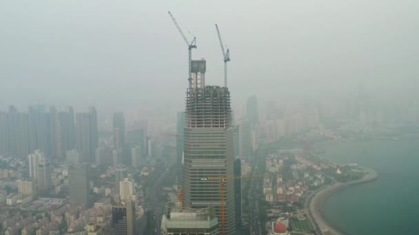 Dag Qingdao Stad Centrum Luchtfoto Panorama Porselein — Stockvideo