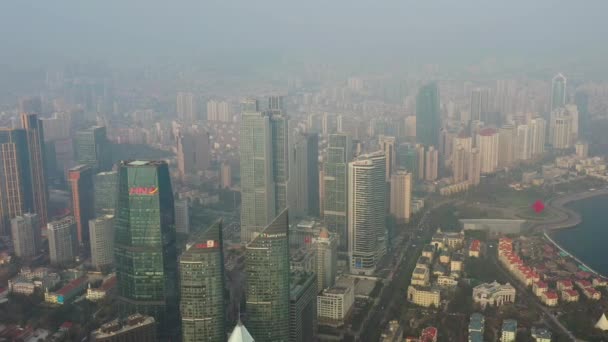 Dag Qingdao Stad Centrum Luchtfoto Panorama Porselein — Stockvideo