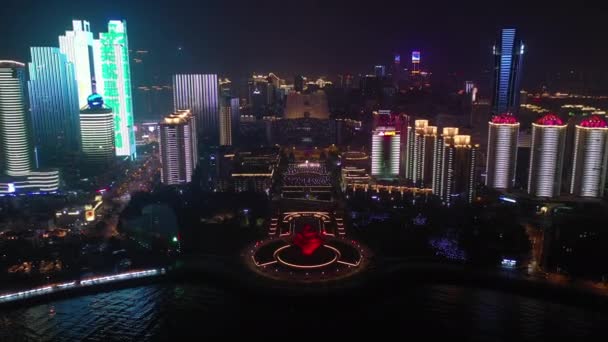 Avond Qingdao Stad Centrum Luchtfoto Panorama Porselein — Stockvideo