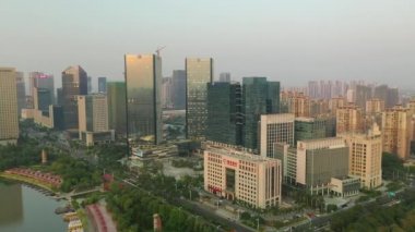 Gündüz vakti Guangzhou Endüstriyel Şehir Havası Panoraması. 4K Çin porseleni