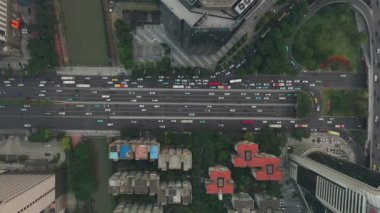 Guangzhou şehri hava trafiği panoraması. 4K Çin porseleni