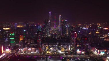Gece vakti Guangzhou Endüstriyel Şehir Havası Panoraması. 4K Çin porseleni