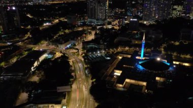 KUALA LUMPUR, MALAYSIA - SEPTEMBER 25 2019: Gece aydınlatmalı kuala lumpur şehir merkezindeki hava panorama 4k circa 25 Eylül 2019 kuala lumpur, malaysia.r, malaysia.