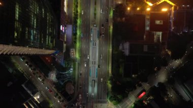 KUALA LUMPUR, MALAYSIA - SEPTEMBER 12020: kuala lumpur gece trafiği hava trafiği panorama 4k circa September 1 2020 kuala lumpur, malezya.