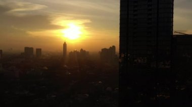 KUALA LUMPUR, MALAYSIA - SEPTEMBER 12020: kuala lumpur gecesi şehir merkezindeki panorama 4k dolaylarında 1 Eylül 2020 kuala lumpur, Malezya.