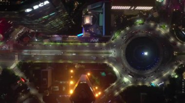 KUALA LUMPUR, MALAYSIA - SEPTEMBER 12020: kuala lumpur gece trafiği hava trafiği panorama 4k circa September 1 2020 kuala lumpur, malezya.