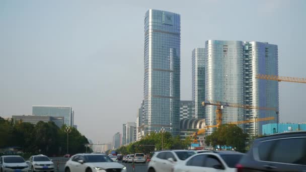Solig Kväll Chengdu Stadstrafik Gata Sida Moderna Lägenhet Bostad Panorama — Stockvideo