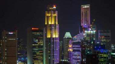 Şehir merkezinde gece aydınlatması, Singapur, 4k, zaman aşımı  