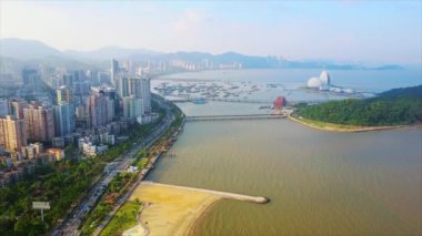 Zhuhai şehrindeki opera binasının havadan görünüşü, Çin, 4K
