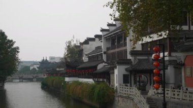 Nanjing şehrindeki ünlü nehir kenarı körfezi, Çin, 4k