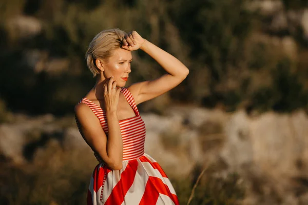 Beautiful Pretty Blonde Woman Red Dress Posing Ancient Canyon Sunset — Stock Photo, Image