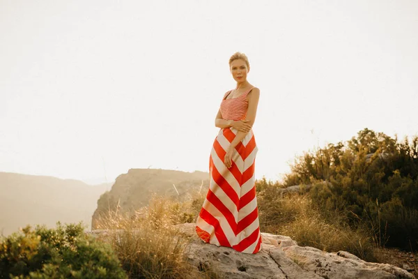 Pretty Blonde Girl Arms Crossed Red Dress Posing Ancient Canyon — Stock Photo, Image