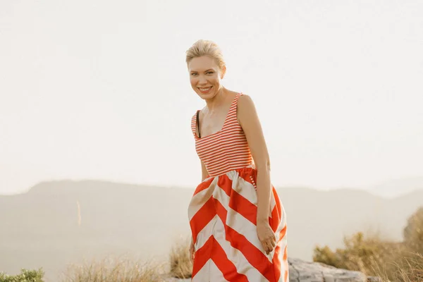 Happy Beautiful Young Woman Smiling Edge Ancient Canyon Orange Sunlight — Stock Photo, Image