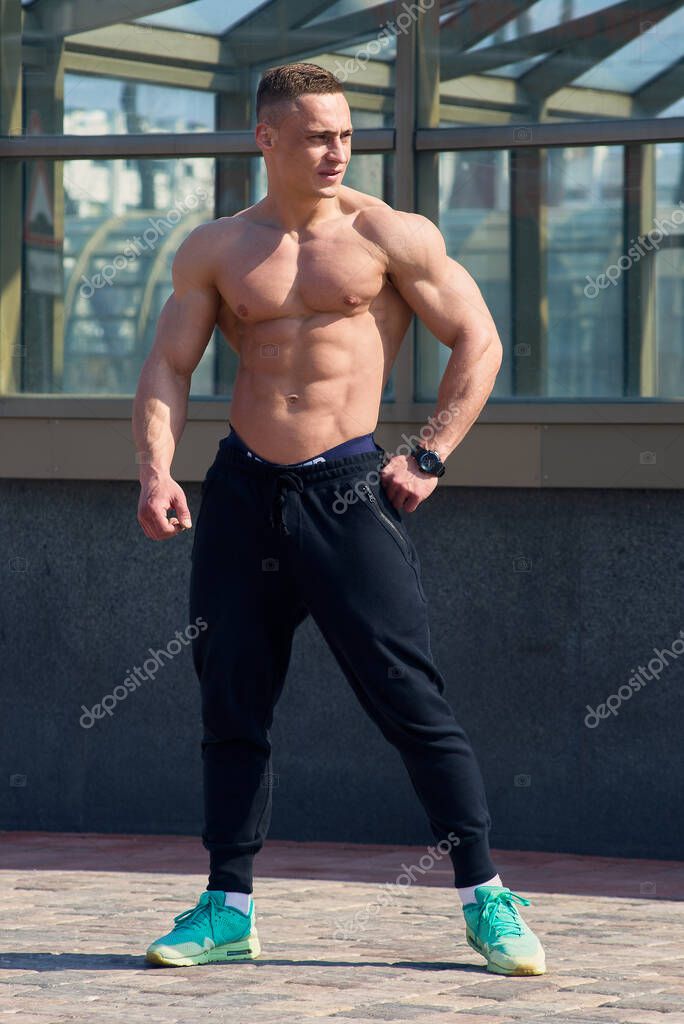 Hombre Musculoso Camisa De Musculos Poderoso Hombre Muscular Con