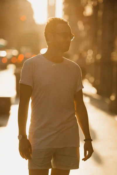 Man Sunglasses White Shirt Shorts Standing Rays Sunset Old Street — Stock Photo, Image