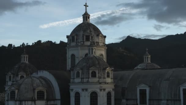 Kupoler Traditionella Och Turist Katolska Kyrkan Centralamerika Katedralen Centrala Parken — Stockvideo