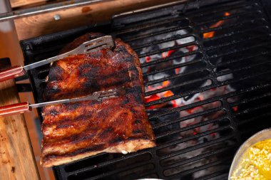 Izgara domuz pirzolası, nefis ızgara pirzola, ev mangalı - ızgara et