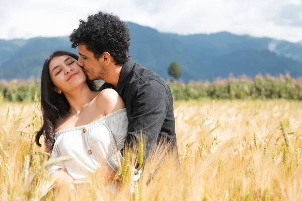 Loving Couple Kissing Middle Wheat Field Hispanic Young People Enjoying — Stock Photo, Image