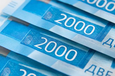 Yeni Rus banknotlar 2000'in iki bin ruble yakın çekim.