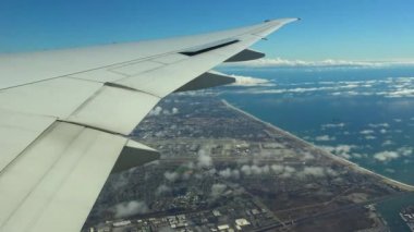 Los Angeles üzerinde bir uçak iniş.