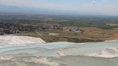 Dünyanın harikalarından biri de Pamukkale... Kapadokya'ya seyahat. Türkiye.