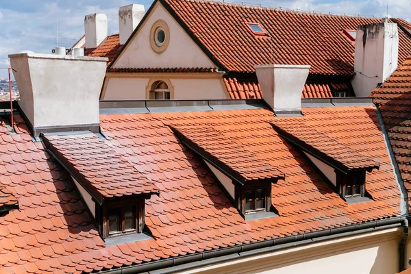 Rote Ziegeldächer Der Prager Altstadt Europäische Mittelalterliche Stadtansichten Antike Architektur — Stockfoto