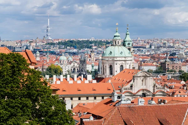 Stadtbild Von Mala Strana Kleinseite Schöne Barocke Nikolaikirche Prag Tschechien — Stockfoto