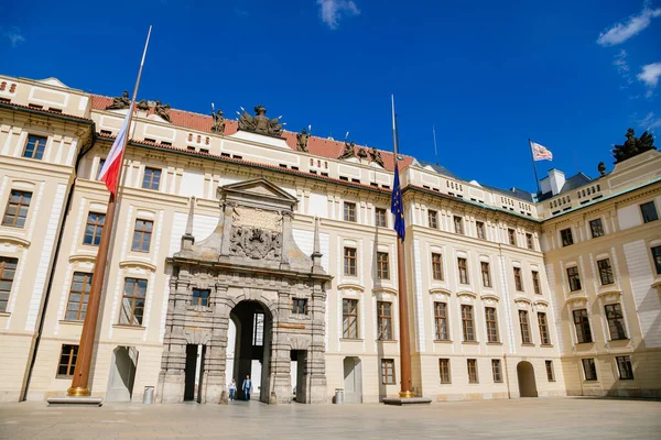 Första Borggården Prags Slott Matthias Gate Prag Tjeckien Maj 2020 — Stockfoto